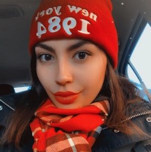 Meet your Posher, Ariela